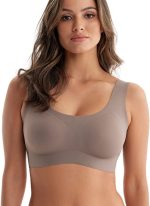 DClub Comfort Revolution Seamless Bra Easy lite Full-Coverage Wireless Everyday Bra with CloudSoft Comfort with Removable Pad.