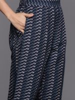 Varanga Women's Silk Blend Kurta Set - Image 5