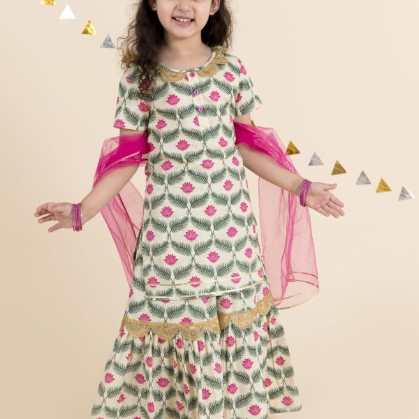 Pspeaches Girls Off White Floral Yoke Design Empire Pure Cotton Kurti With Skirt With Dupatta (White)