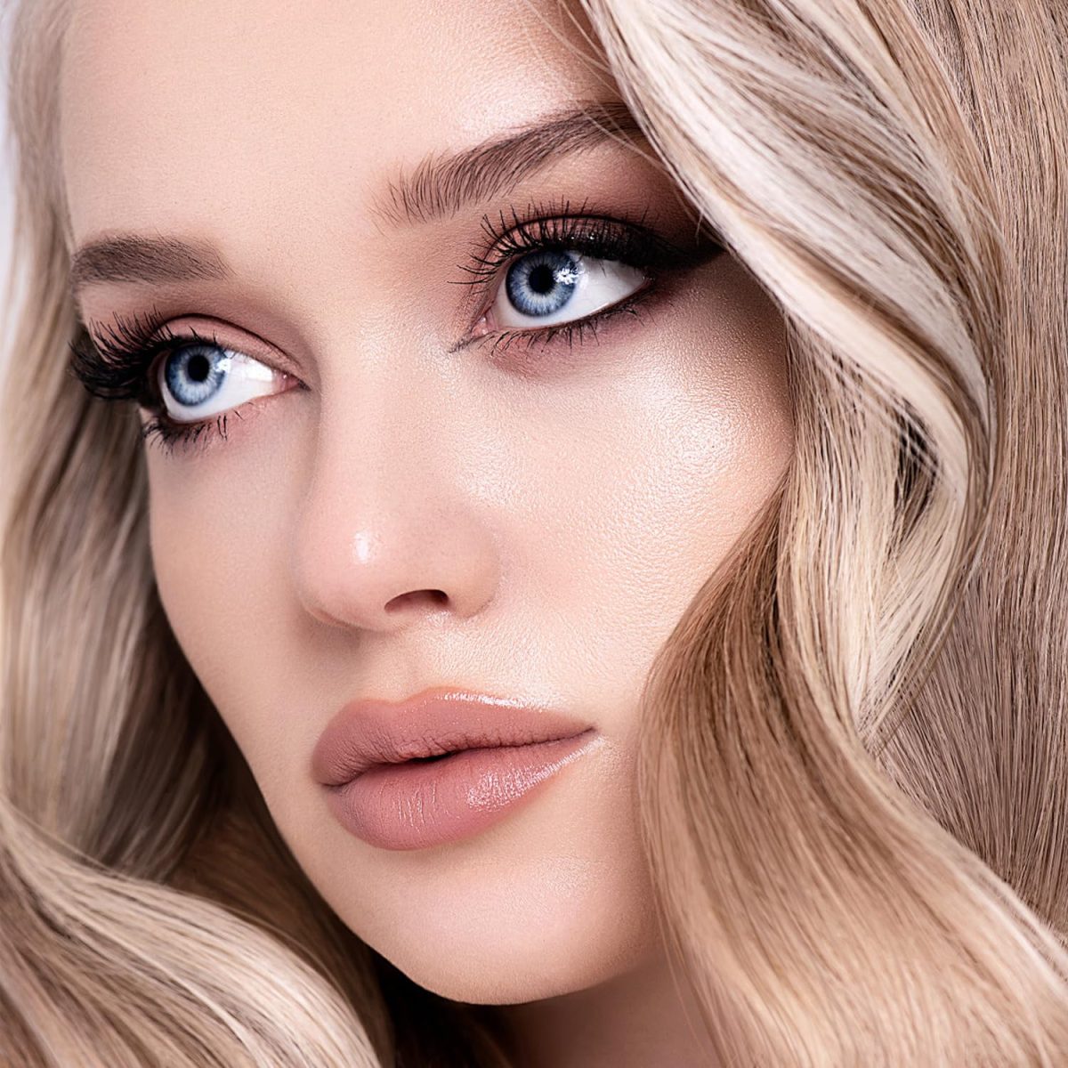 CoolShef 10 Pairs Half Eye Lashes for Women, 11mm Natural False Eyelashes with Thin Band, Fluffy Volume Fake Lashes, Lightweight and Reusable Wispy Eyelash - Image 6