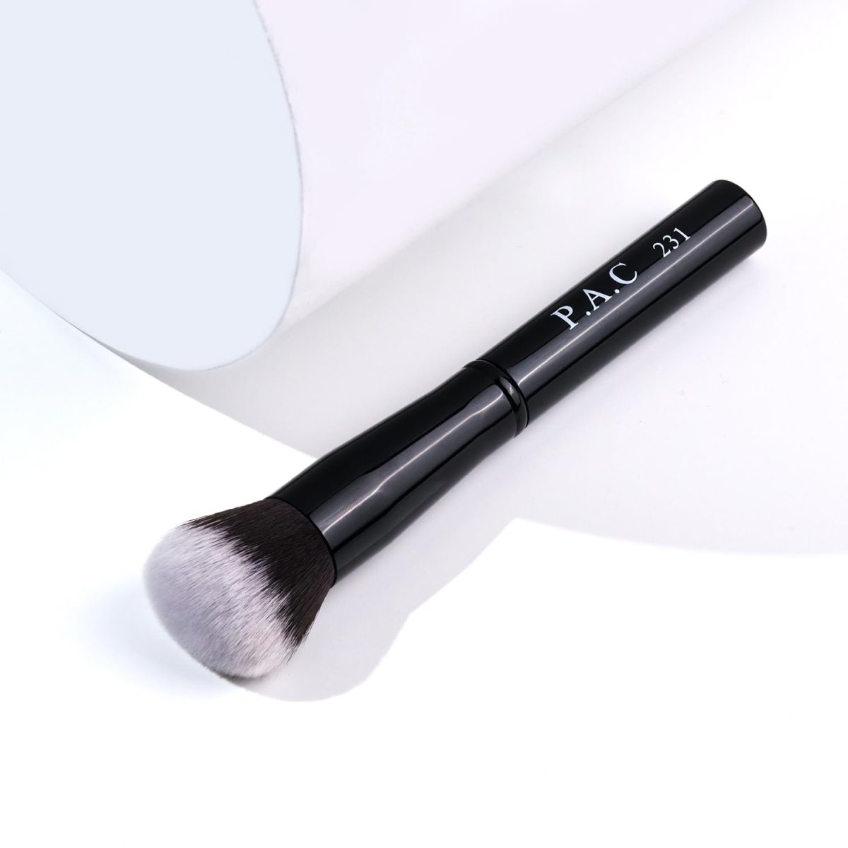 PAC Foundation Blending Brush 231 | Synthetic Bristle Makeup brush | Face Brush for Cream, Liquid And Powder Formulation | Medium Coverage Application | Black - 1 Brush - Image 4