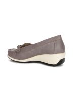Bata womens Persia Moccasin - Image 4