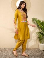 Vaamsi Women's Solid Straight Embroidered Kurta Dhoti Set With Tassels - Image 6