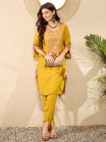 Vaamsi Women's Solid Straight Embroidered Kurta Dhoti Set With Tassels - Image 4