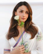 SATAZ Women's Ready to Wear White Floral Satin Silk One Minute Readymade Alia Bhatt Saree With Unstitched Blouse - Image 7