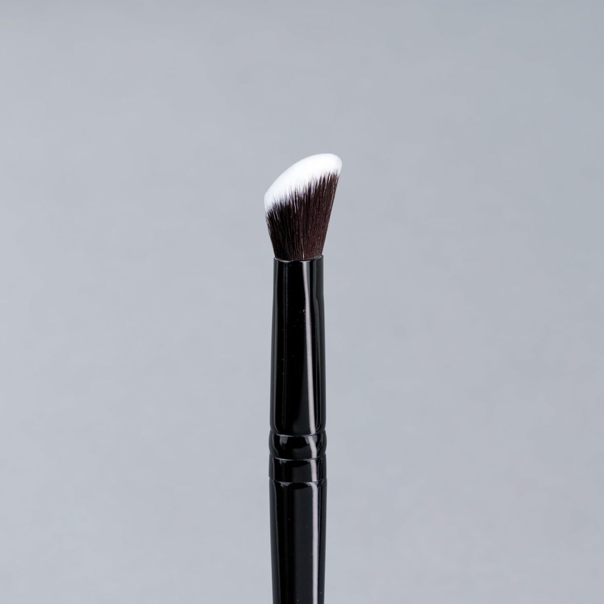Justgold Professional Makeup Brush #136 For Precision Concealing - Image 4