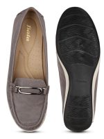 Bata womens Persia Moccasin - Image 5