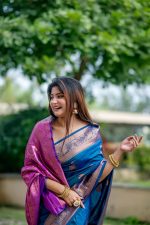 SATIKA VASTRAM Women's Kanjivaram Pure Soft Silk Handloom Saree with Pure Golden Zari and Unstitched Blouse Piece - Image 2